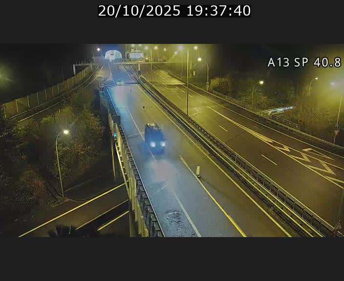 Webcam avec vue sur l'entrée côté allemand du tunnel Markusbierg à Schengen. Vue orientée vers le tunnel et Bettembourg