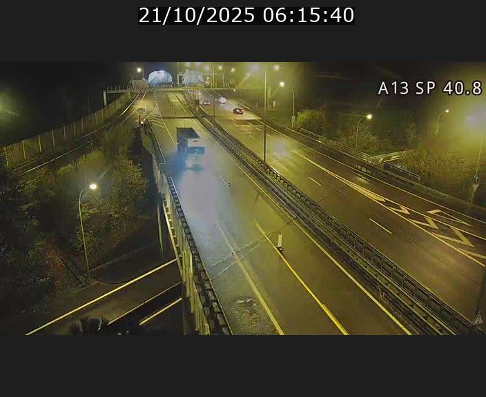 Webcam avec vue sur l'entrée côté allemand du tunnel Markusbierg à Schengen. Vue orientée vers le tunnel et Bettembourg