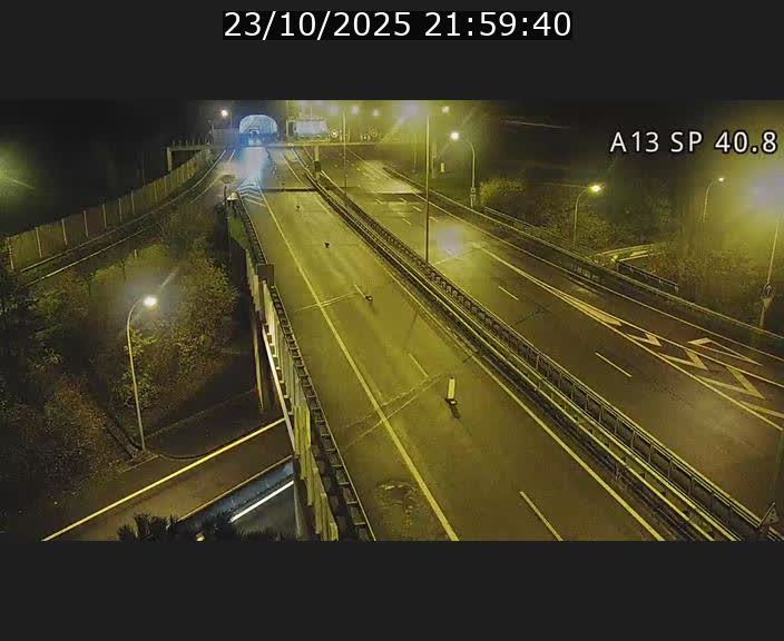 Webcam avec vue sur l'entrée côté allemand du tunnel Markusbierg à Schengen. Vue orientée vers le tunnel et Bettembourg