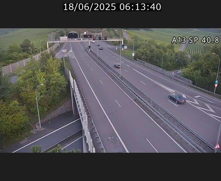 <h2>Webcam avec vue sur l'entrée côté allemand du tunnel Markusbierg à Schengen. Vue orientée vers le tunnel et Bettembourg</h2>
