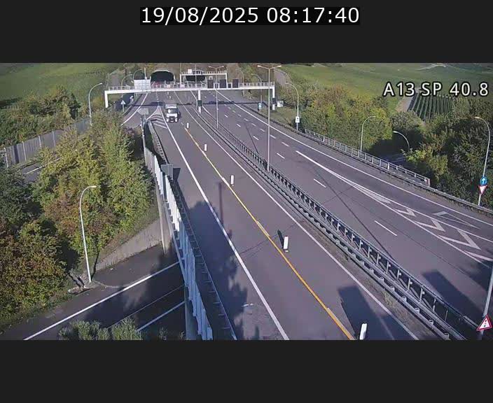 <h2>Webcam avec vue sur l'entrée côté allemand du tunnel Markusbierg à Schengen. Vue orientée vers le tunnel et Bettembourg</h2>
