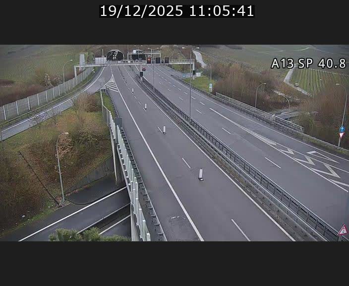 <h2>Webcam avec vue sur l'entrée côté allemand du tunnel Markusbierg à Schengen. Vue orientée vers le tunnel et Bettembourg</h2>