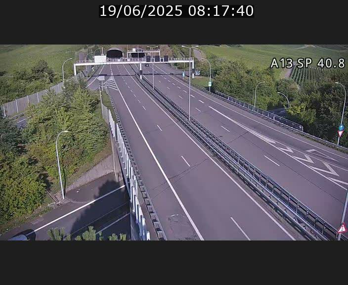 <h2>Webcam avec vue sur l'entrée côté allemand du tunnel Markusbierg à Schengen. Vue orientée vers le tunnel et Bettembourg</h2>