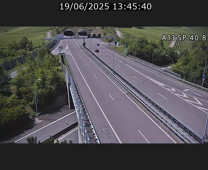<h2>Webcam avec vue sur l'entrée côté allemand du tunnel Markusbierg à Schengen. Vue orientée vers le tunnel et Bettembourg</h2>