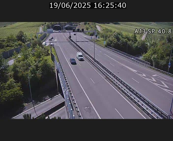 <h2>Webcam avec vue sur l'entrée côté allemand du tunnel Markusbierg à Schengen. Vue orientée vers le tunnel et Bettembourg</h2>
