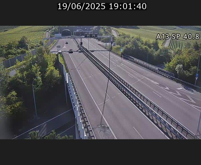 <h2>Webcam avec vue sur l'entrée côté allemand du tunnel Markusbierg à Schengen. Vue orientée vers le tunnel et Bettembourg</h2>