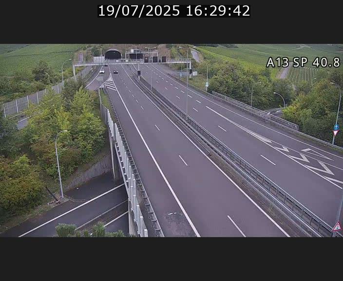 <h2>Webcam avec vue sur l'entrée côté allemand du tunnel Markusbierg à Schengen. Vue orientée vers le tunnel et Bettembourg</h2>