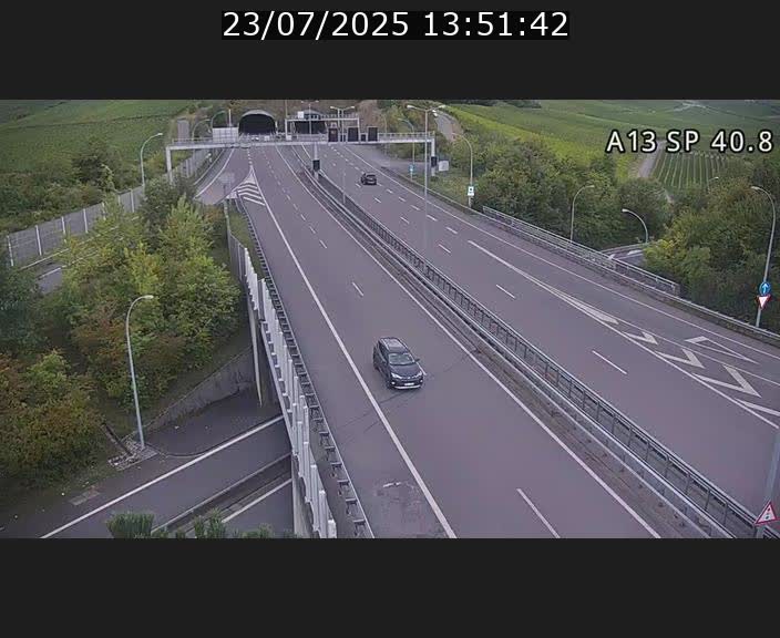 <h2>Webcam avec vue sur l'entrée côté allemand du tunnel Markusbierg à Schengen. Vue orientée vers le tunnel et Bettembourg</h2>