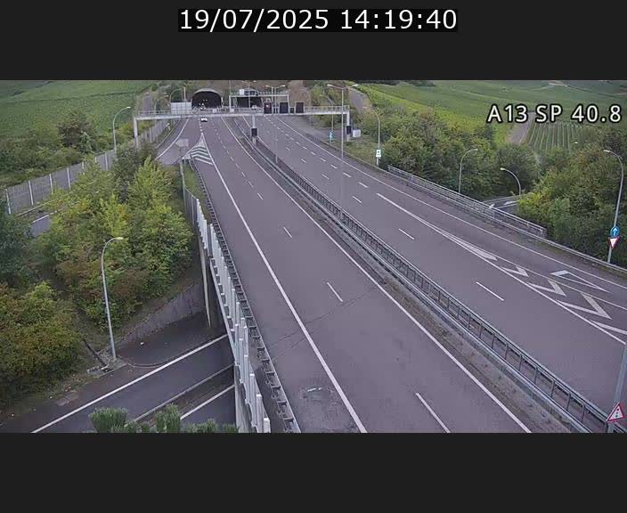 <h2>Webcam avec vue sur l'entrée côté allemand du tunnel Markusbierg à Schengen. Vue orientée vers le tunnel et Bettembourg</h2>