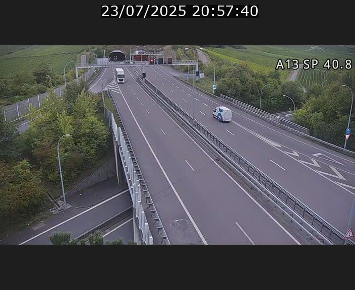 <h2>Webcam avec vue sur l'entrée côté allemand du tunnel Markusbierg à Schengen. Vue orientée vers le tunnel et Bettembourg</h2>