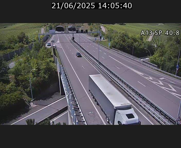 <h2>Webcam avec vue sur l'entrée côté allemand du tunnel Markusbierg à Schengen. Vue orientée vers le tunnel et Bettembourg</h2>