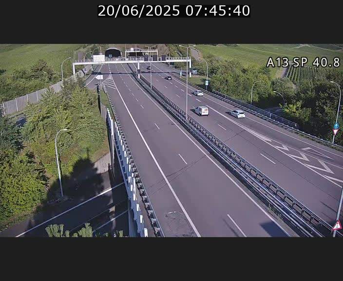 <h2>Webcam avec vue sur l'entrée côté allemand du tunnel Markusbierg à Schengen. Vue orientée vers le tunnel et Bettembourg</h2>