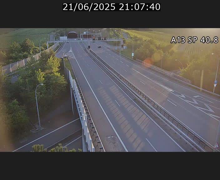 <h2>Webcam avec vue sur l'entrée côté allemand du tunnel Markusbierg à Schengen. Vue orientée vers le tunnel et Bettembourg</h2>