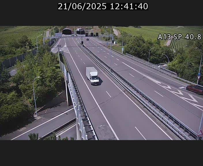 <h2>Webcam avec vue sur l'entrée côté allemand du tunnel Markusbierg à Schengen. Vue orientée vers le tunnel et Bettembourg</h2>