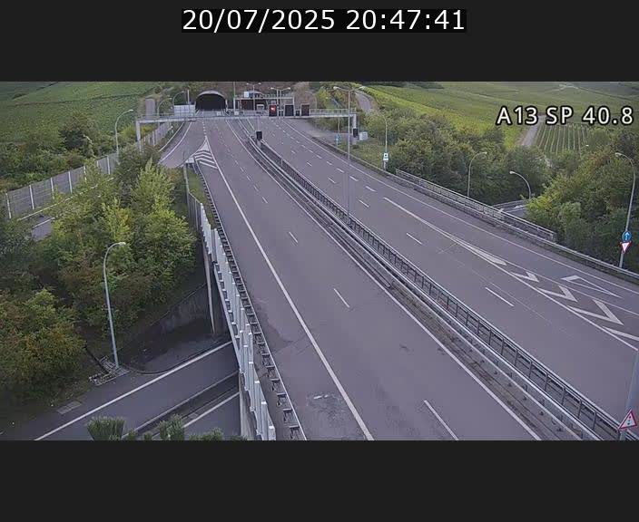 <h2>Webcam avec vue sur l'entrée côté allemand du tunnel Markusbierg à Schengen. Vue orientée vers le tunnel et Bettembourg</h2>