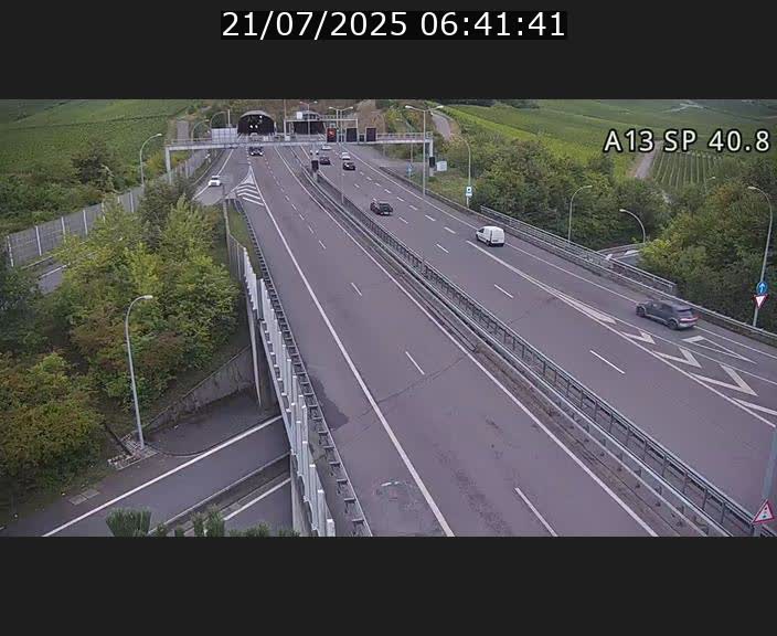 <h2>Webcam avec vue sur l'entrée côté allemand du tunnel Markusbierg à Schengen. Vue orientée vers le tunnel et Bettembourg</h2>