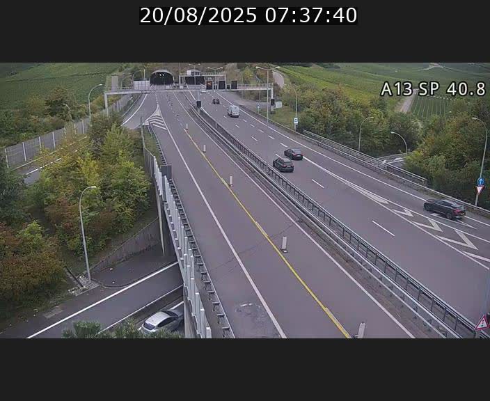 <h2>Webcam avec vue sur l'entrée côté allemand du tunnel Markusbierg à Schengen. Vue orientée vers le tunnel et Bettembourg</h2>