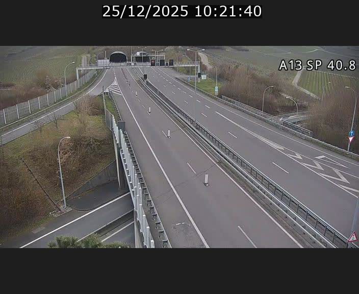 <h2>Webcam avec vue sur l'entrée côté allemand du tunnel Markusbierg à Schengen. Vue orientée vers le tunnel et Bettembourg</h2>
