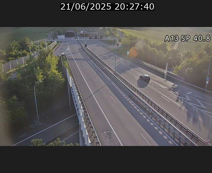 <h2>Webcam avec vue sur l'entrée côté allemand du tunnel Markusbierg à Schengen. Vue orientée vers le tunnel et Bettembourg</h2>