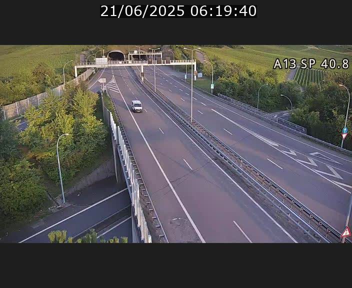 <h2>Webcam avec vue sur l'entrée côté allemand du tunnel Markusbierg à Schengen. Vue orientée vers le tunnel et Bettembourg</h2>