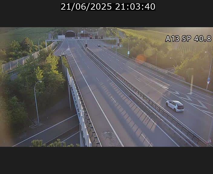 <h2>Webcam avec vue sur l'entrée côté allemand du tunnel Markusbierg à Schengen. Vue orientée vers le tunnel et Bettembourg</h2>