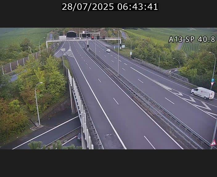 <h2>Webcam avec vue sur l'entrée côté allemand du tunnel Markusbierg à Schengen. Vue orientée vers le tunnel et Bettembourg</h2>