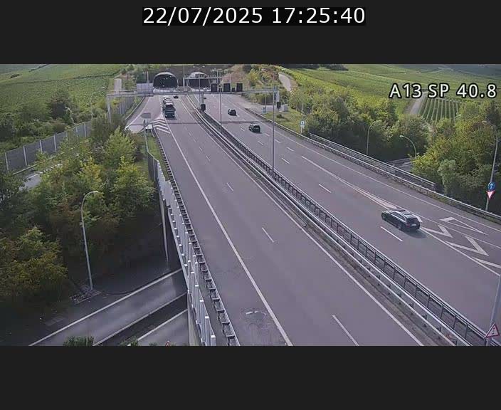 <h2>Webcam avec vue sur l'entrée côté allemand du tunnel Markusbierg à Schengen. Vue orientée vers le tunnel et Bettembourg</h2>