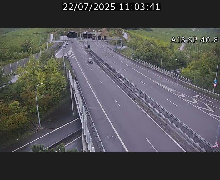 <h2>Webcam avec vue sur l'entrée côté allemand du tunnel Markusbierg à Schengen. Vue orientée vers le tunnel et Bettembourg</h2>