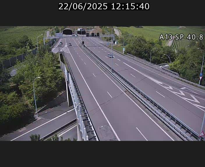 <h2>Webcam avec vue sur l'entrée côté allemand du tunnel Markusbierg à Schengen. Vue orientée vers le tunnel et Bettembourg</h2>