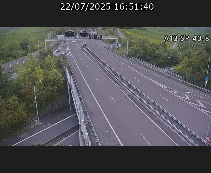 <h2>Webcam avec vue sur l'entrée côté allemand du tunnel Markusbierg à Schengen. Vue orientée vers le tunnel et Bettembourg</h2>