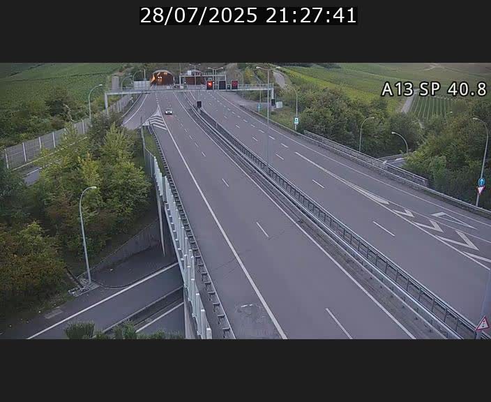 <h2>Webcam avec vue sur l'entrée côté allemand du tunnel Markusbierg à Schengen. Vue orientée vers le tunnel et Bettembourg</h2>