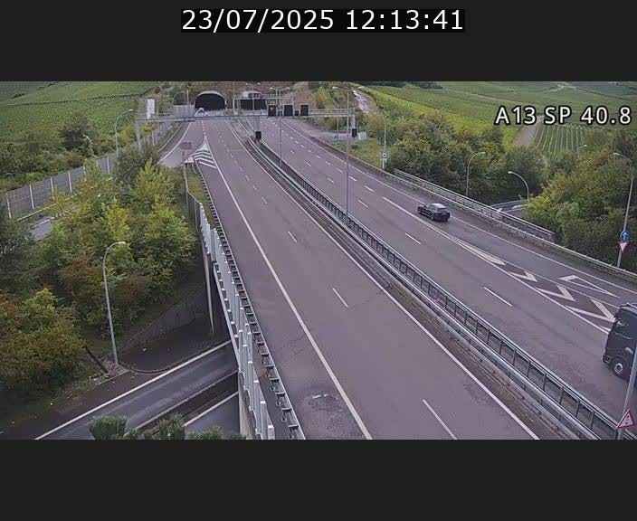 <h2>Webcam avec vue sur l'entrée côté allemand du tunnel Markusbierg à Schengen. Vue orientée vers le tunnel et Bettembourg</h2>