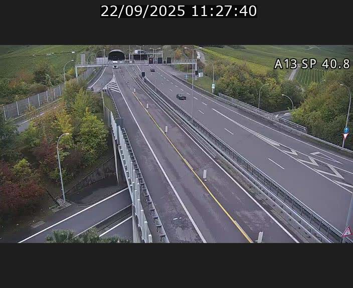 <h2>Webcam avec vue sur l'entrée côté allemand du tunnel Markusbierg à Schengen. Vue orientée vers le tunnel et Bettembourg</h2>