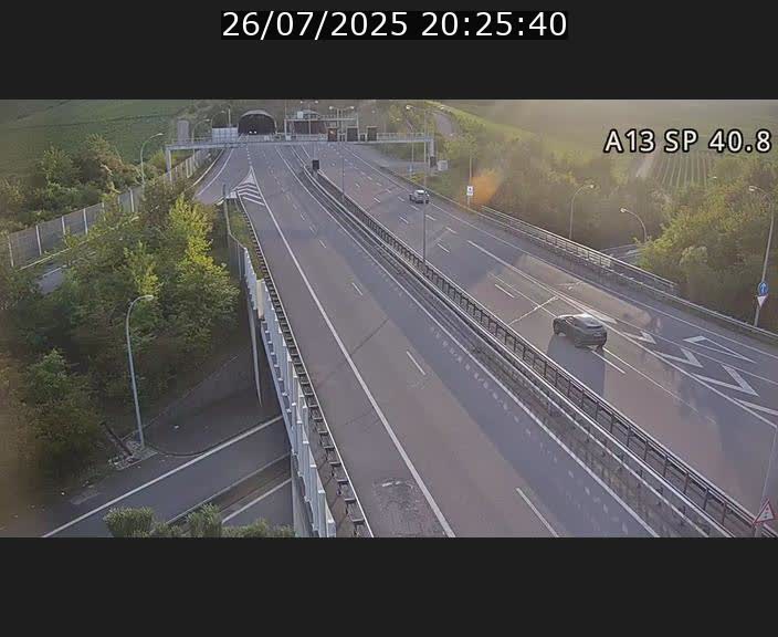 <h2>Webcam avec vue sur l'entrée côté allemand du tunnel Markusbierg à Schengen. Vue orientée vers le tunnel et Bettembourg</h2>