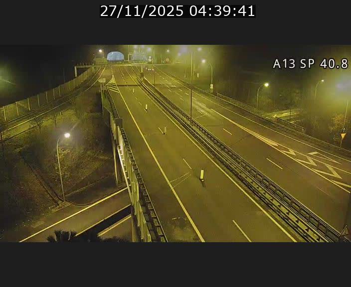 Webcam avec vue sur l'entrée côté allemand du tunnel Markusbierg à Schengen. Vue orientée vers le tunnel et Bettembourg