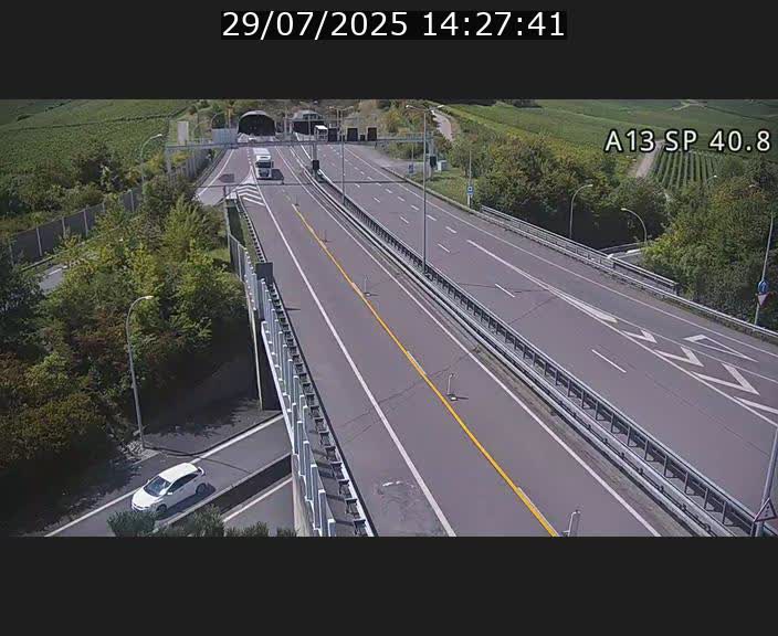<h2>Webcam avec vue sur l'entrée côté allemand du tunnel Markusbierg à Schengen. Vue orientée vers le tunnel et Bettembourg</h2>