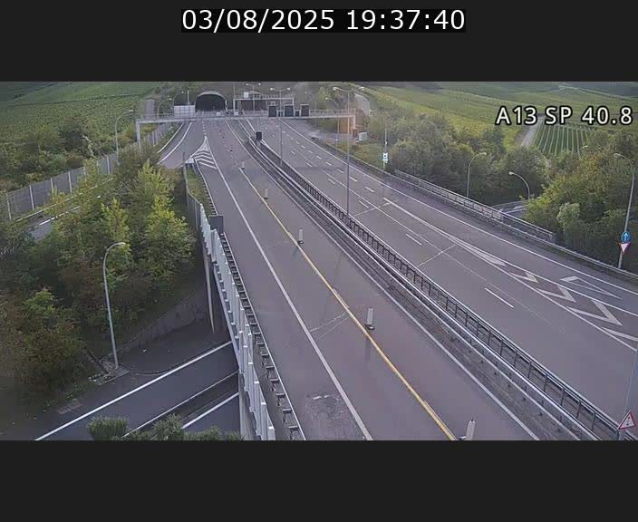 <h2>Webcam avec vue sur l'entrée côté allemand du tunnel Markusbierg à Schengen. Vue orientée vers le tunnel et Bettembourg</h2>