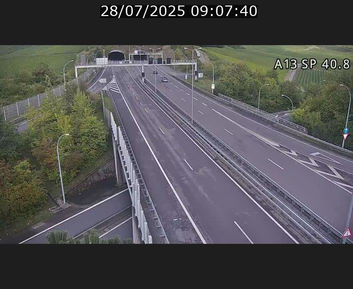 <h2>Webcam avec vue sur l'entrée côté allemand du tunnel Markusbierg à Schengen. Vue orientée vers le tunnel et Bettembourg</h2>