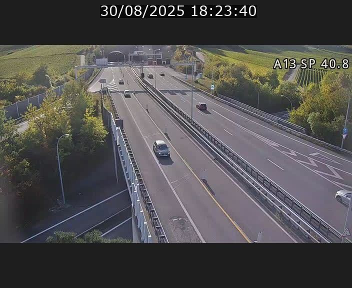 <h2>Webcam avec vue sur l'entrée côté allemand du tunnel Markusbierg à Schengen. Vue orientée vers le tunnel et Bettembourg</h2>