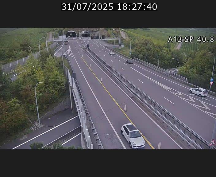 <h2>Webcam avec vue sur l'entrée côté allemand du tunnel Markusbierg à Schengen. Vue orientée vers le tunnel et Bettembourg</h2>