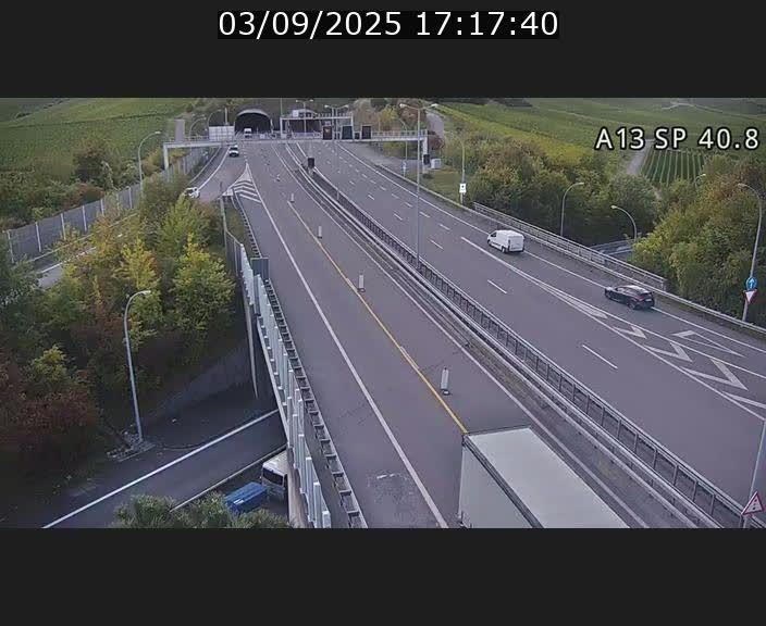 <h2>Webcam avec vue sur l'entrée côté allemand du tunnel Markusbierg à Schengen. Vue orientée vers le tunnel et Bettembourg</h2>