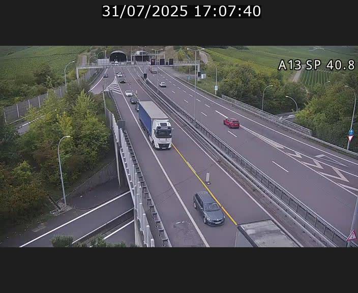 <h2>Webcam avec vue sur l'entrée côté allemand du tunnel Markusbierg à Schengen. Vue orientée vers le tunnel et Bettembourg</h2>