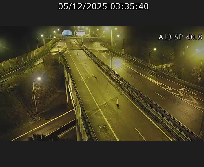 Webcam avec vue sur l'entrée côté allemand du tunnel Markusbierg à Schengen. Vue orientée vers le tunnel et Bettembourg