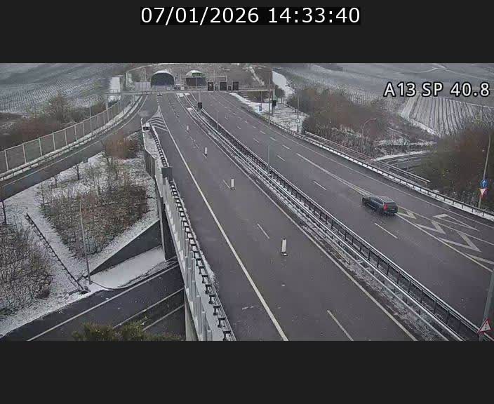 <h2>Webcam avec vue sur l'entrée côté allemand du tunnel Markusbierg à Schengen. Vue orientée vers le tunnel et Bettembourg</h2>