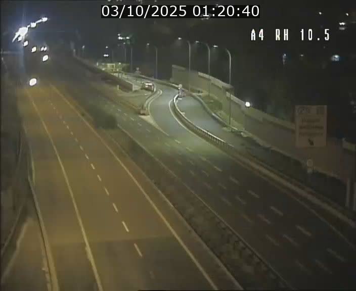 <h2>Traffic live webcam Luxembourg Pontpierre - A4 - BK 10.5 - direction Luxembourg</h2>