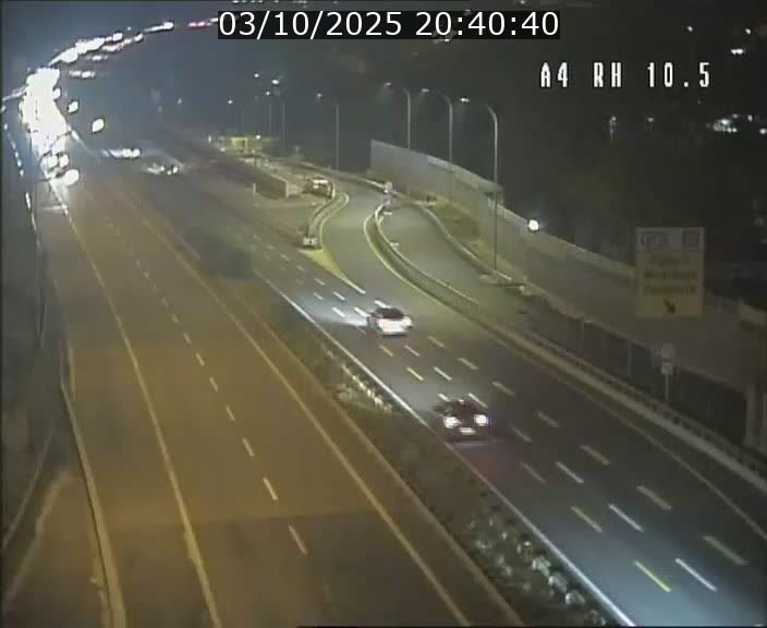 <h2>Traffic live webcam Luxembourg Pontpierre - A4 - BK 10.5 - direction Luxembourg</h2>