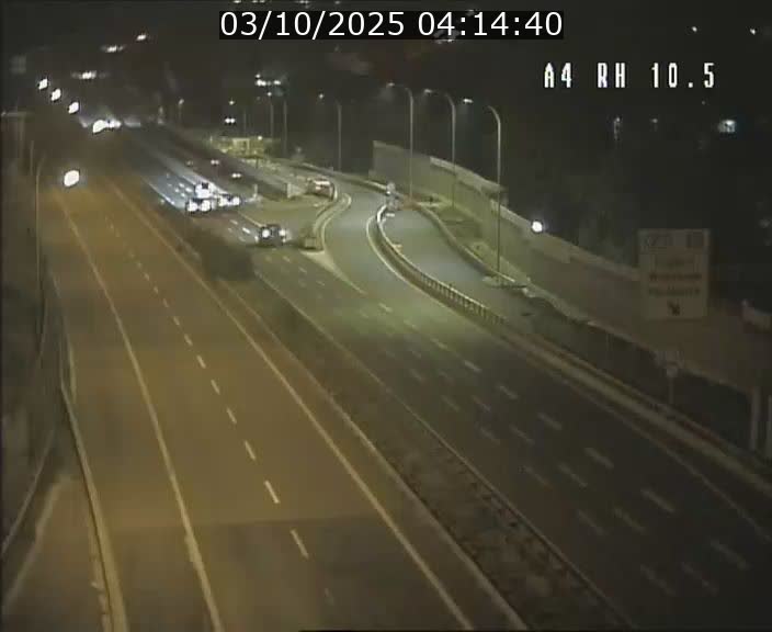 <h2>Traffic live webcam Luxembourg Pontpierre - A4 - BK 10.5 - direction Luxembourg</h2>