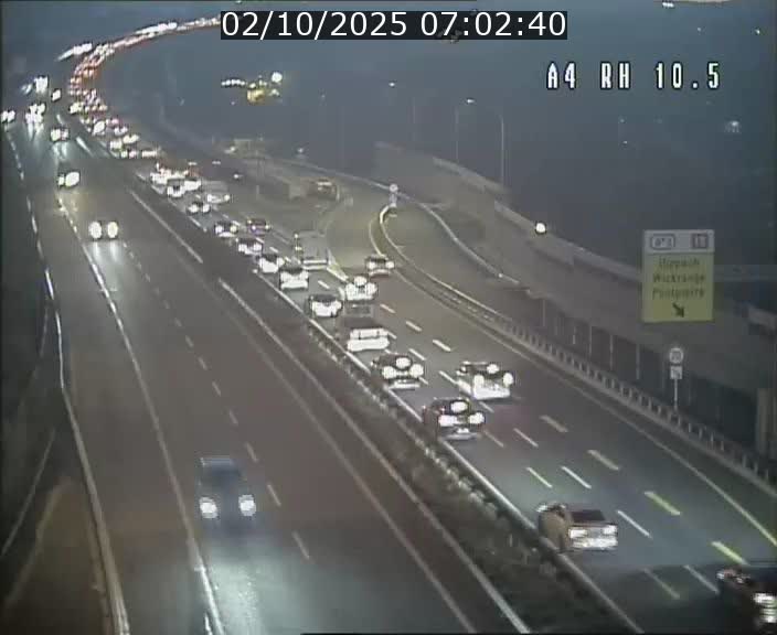 <h2>Traffic live webcam Luxembourg Pontpierre - A4 - BK 10.5 - direction Luxembourg</h2>