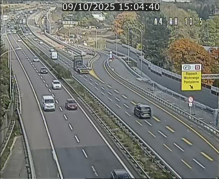 <h2>Traffic live webcam Luxembourg Pontpierre - A4 - BK 10.5 - direction Luxembourg</h2>