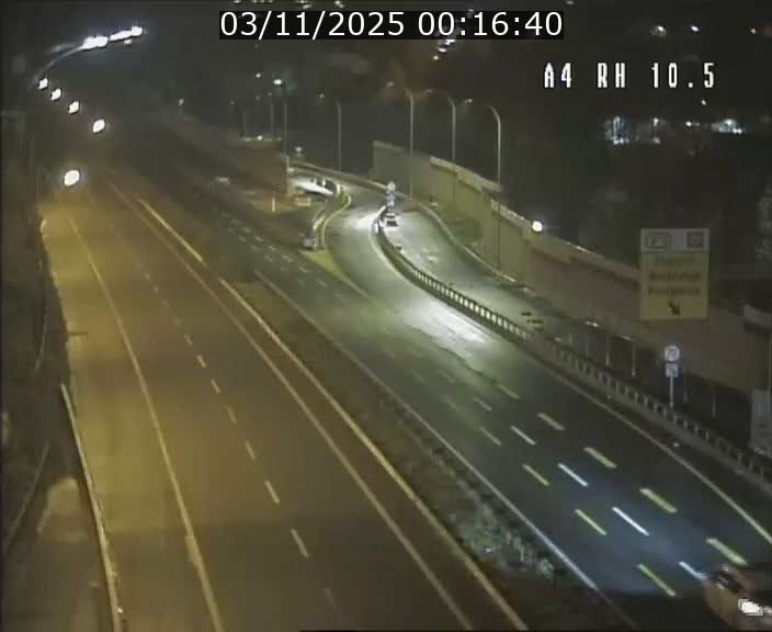 <h2>Traffic live webcam Luxembourg Pontpierre - A4 - BK 10.5 - direction Luxembourg</h2>